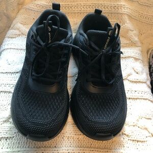 NWT Fitville 9 wide nursing Al the tic sneaker